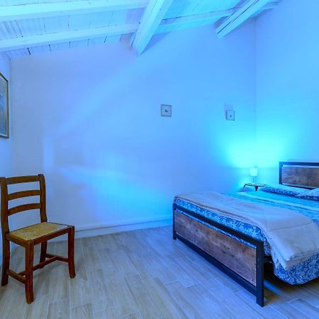 Отель Borgo Nuovo Housing Фучеккьо Экстерьер фото