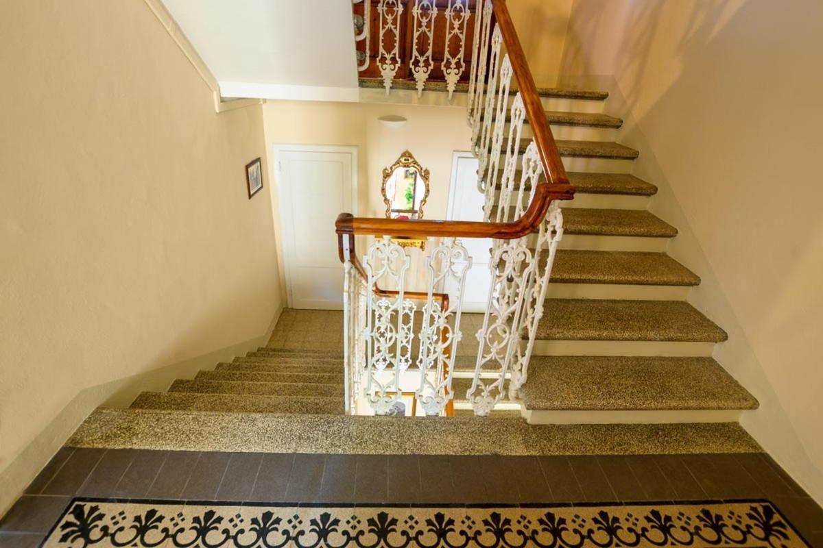 Отель Borgo Nuovo Housing Фучеккьо Экстерьер фото